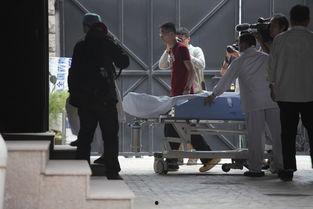 黄洋在医院时的照片,直面病痛的坚强身影