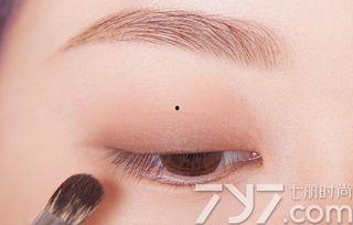 眼睛肿的搞笑图片,眼睛肿成“金鱼眼”的搞笑瞬间